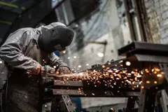 Bruselas exige a España protección laboral contra plomo y sustancias tóxicas