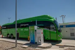 Javier Herrador asume la presidencia de la Spanish Hydrogen Network y presenta un autobús de hidrógeno