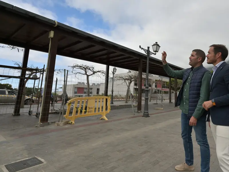 Instalan pérgolas fotovoltaicas en La Frontera financiadas por Transición Ecológica