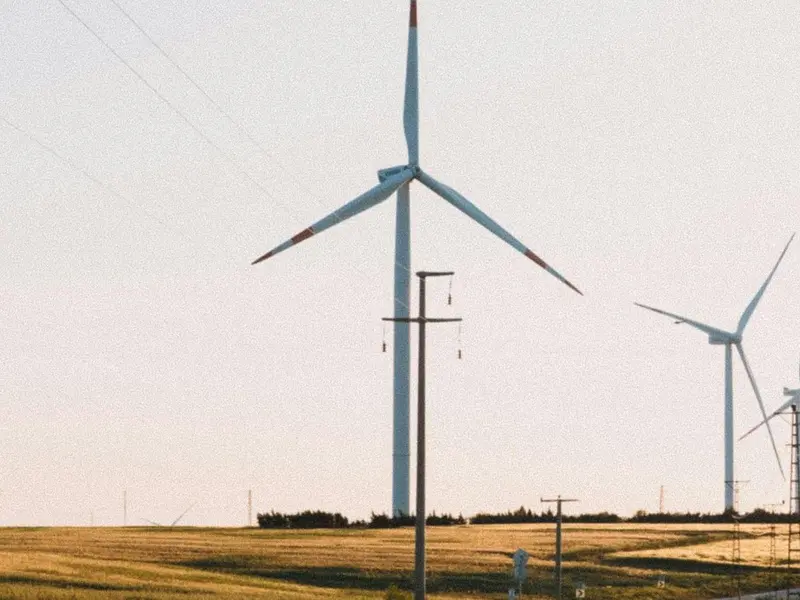 España eleva el IVA de la electricidad mientras favorece combustibles fósiles