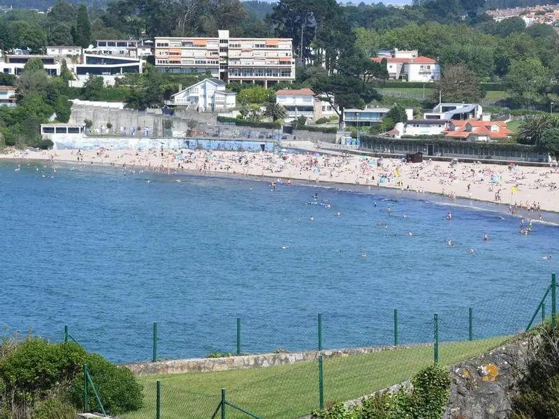 Oleiros se prepara para la temporada de playas con nuevos contratos y servicios