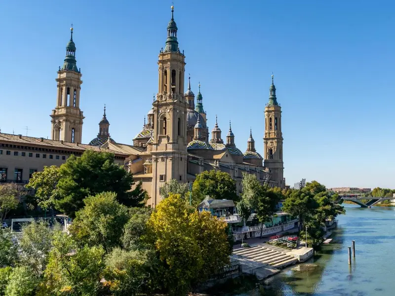 Zaragoza implementa más de 60 refugios climáticos para combatir el calor extremo
