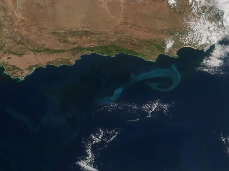 Los remolinos oceánicos intensifican fenómenos climáticos extremos, según un estudio