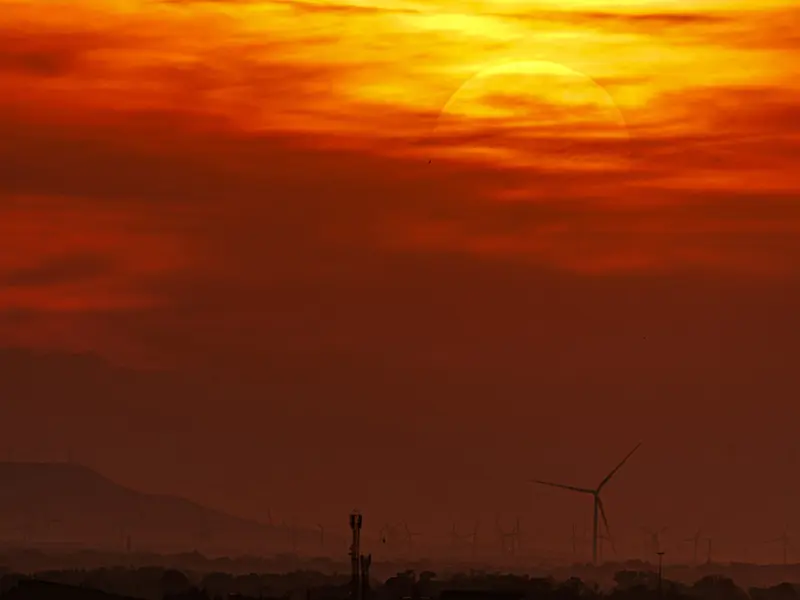 Más del 77% de los españoles cree firmemente en el cambio climático y ve oportunidades laborales en él